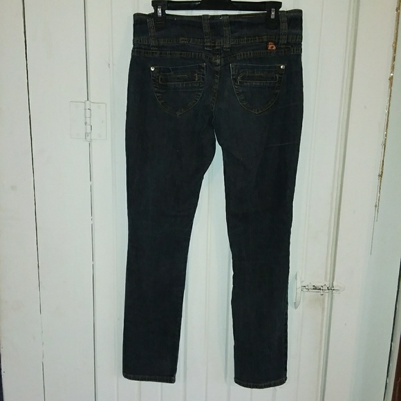 Crest Jeans - Picture 2 of 3